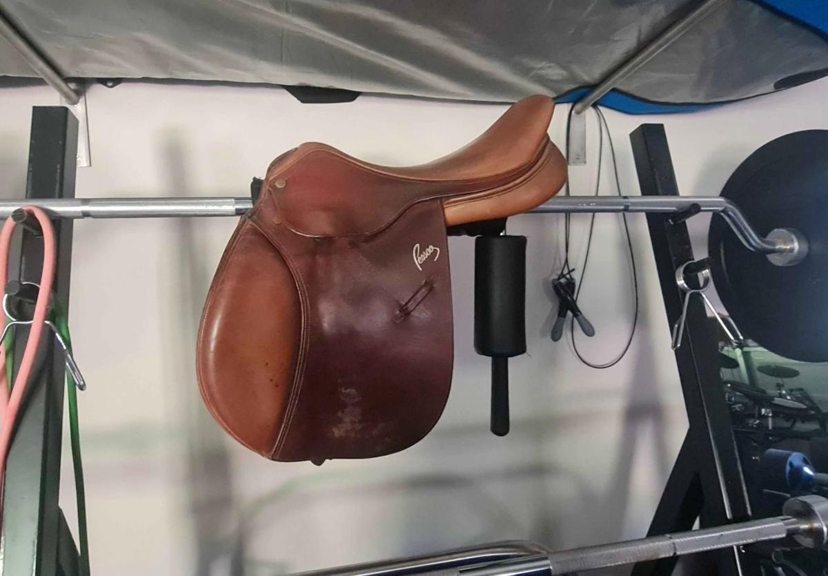 Pessoa Amo 11 Flat Seat Saddle