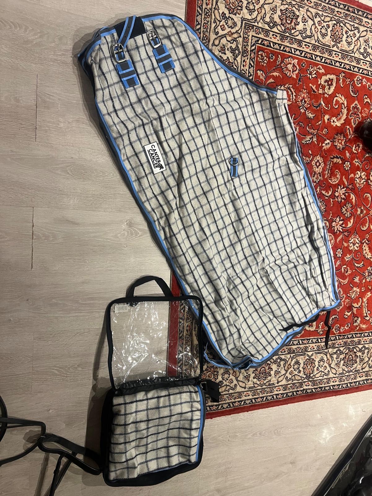 C4C woollen rug and hood set 3.0”