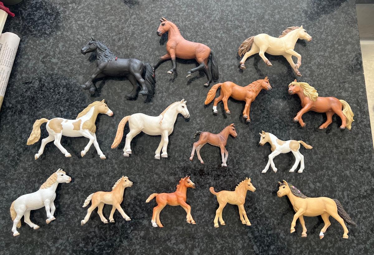 14 Schleich horses