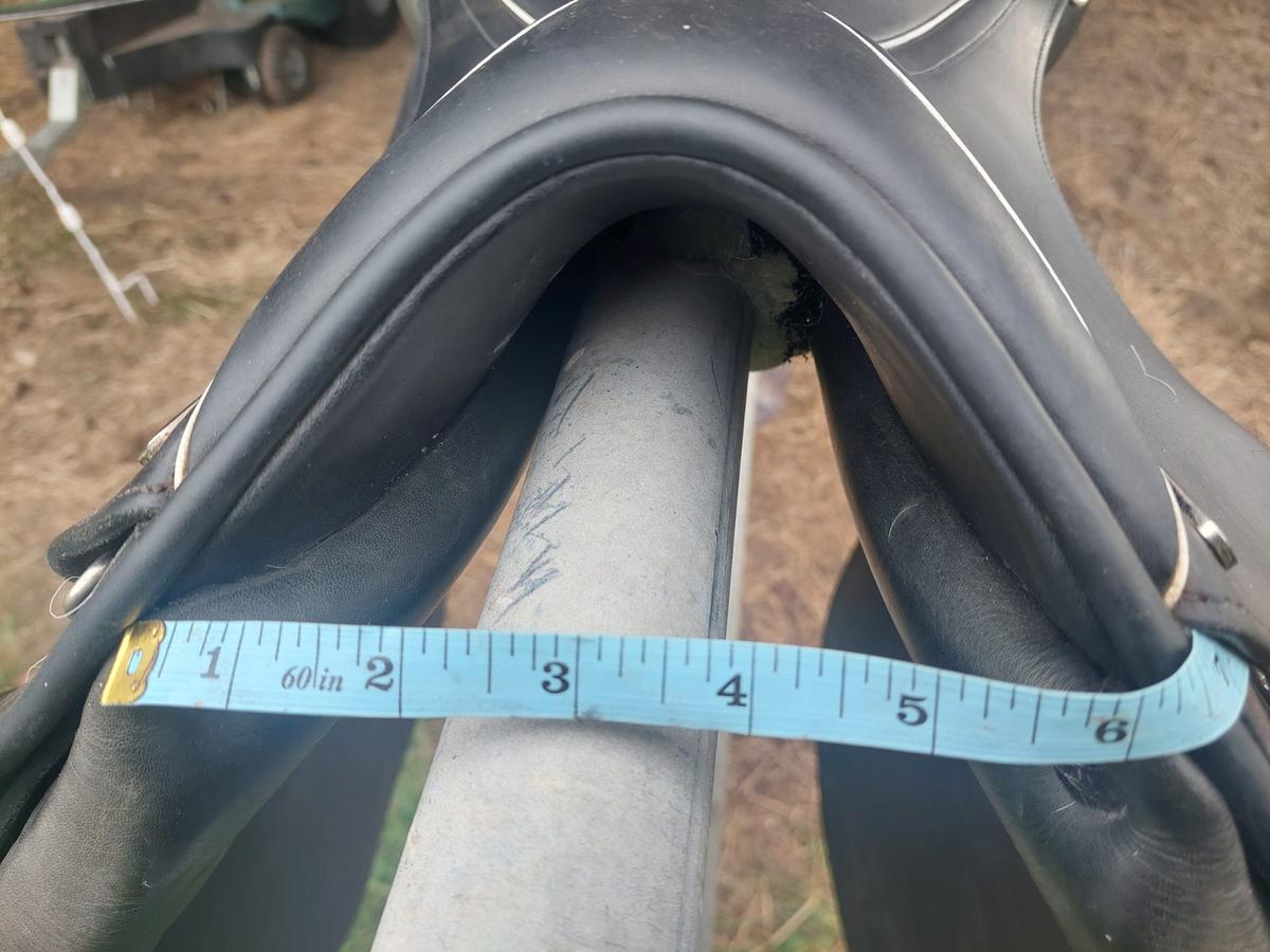 Black Citori GP saddle