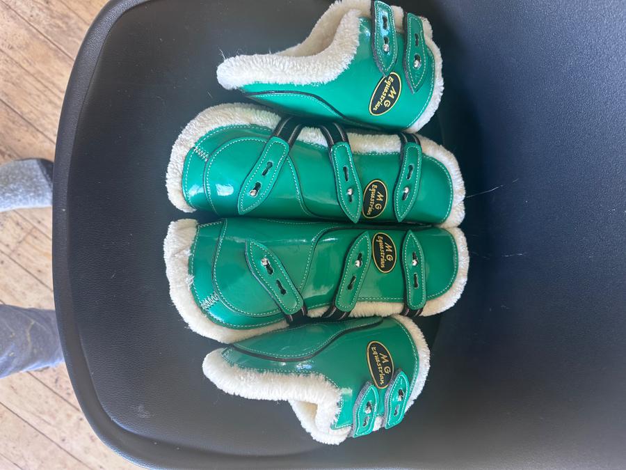 Set of 4 MG green boots