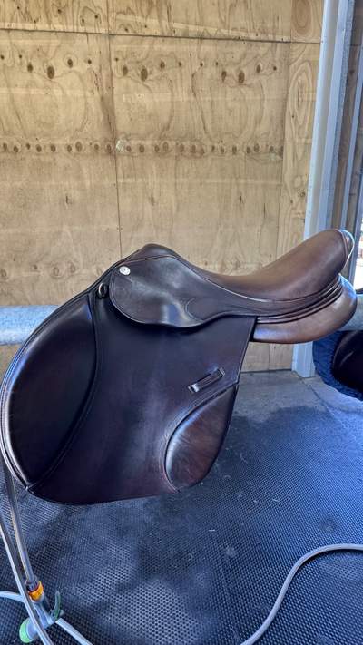 17” Saint. Lourdes Dirk Demeersman Jump Saddle