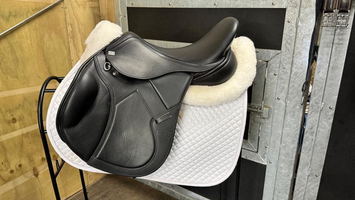 17.5” GFS Transition Jump Saddle