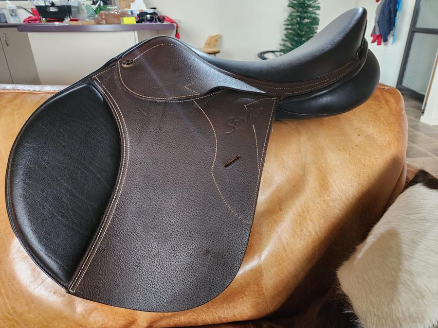 SeaBis Arona Pro jump saddle