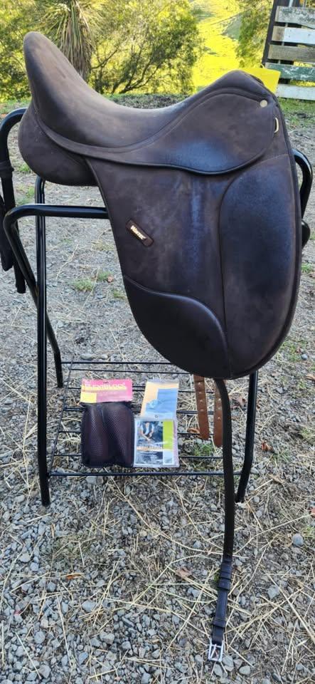 Wintec Isobel Dressage Saddle (Cair)