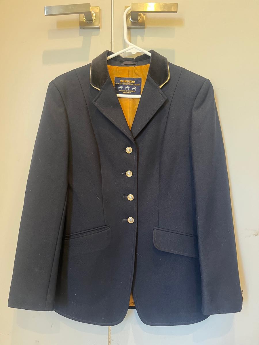 Windsor Show Jacket Navy 8/10