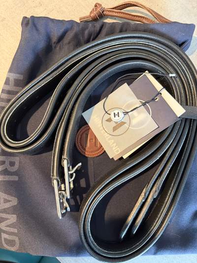 Hinterland black leathers 145cm