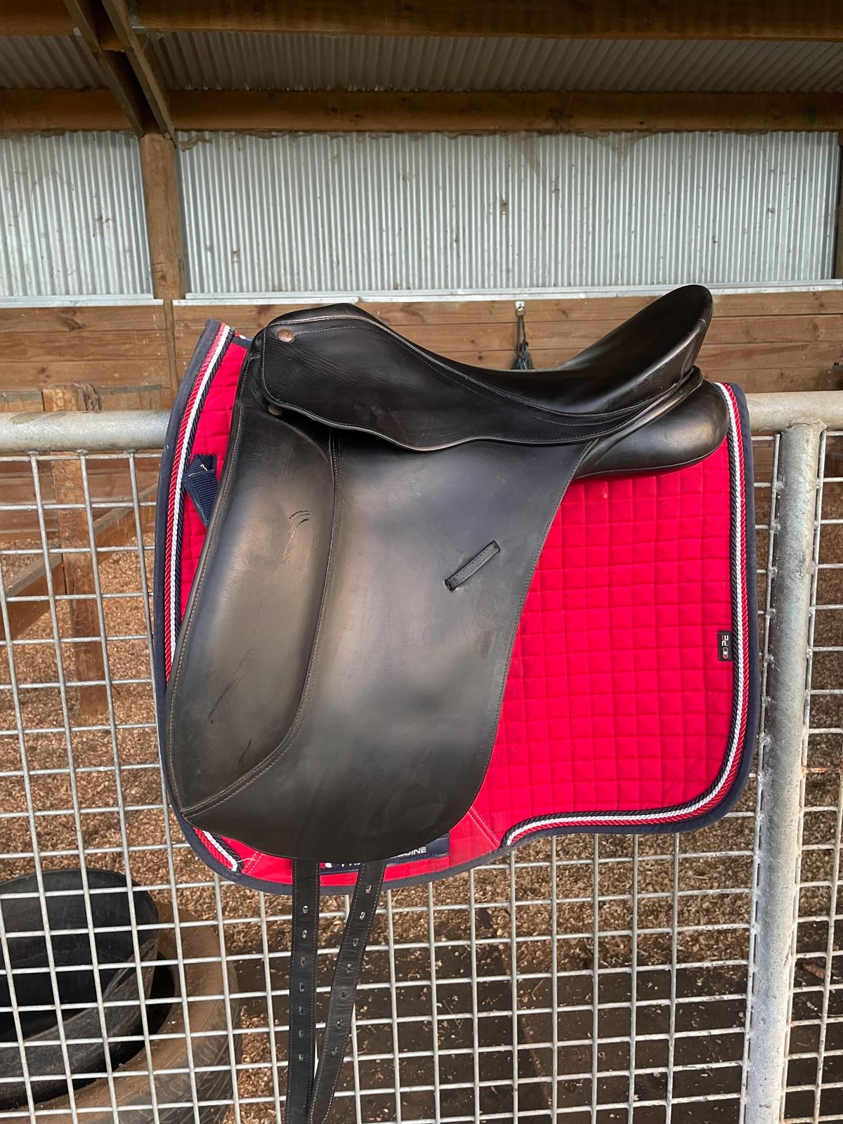 Bates Maestro 17” Dressage Saddle